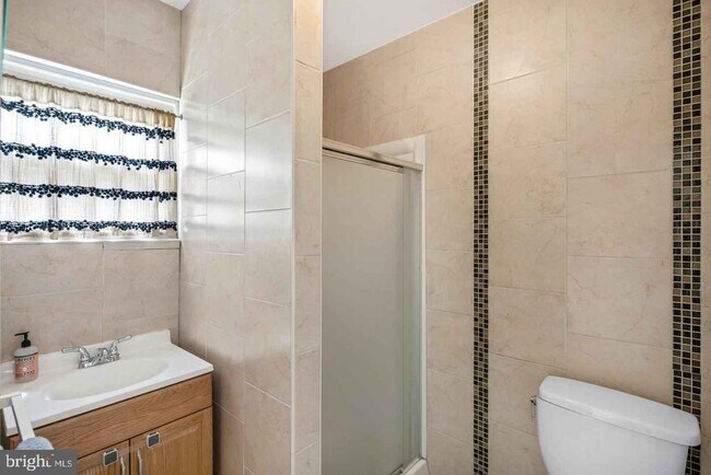 Building Photo - 1724 Morris St