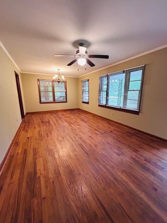 Building Photo - Charming Country Living - 3BR Brick Ranch in Round O