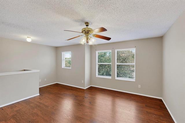 Building Photo - 2316 White Oak Dr