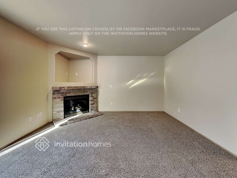 Building Photo - 14904 Woodland Ave E