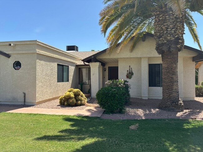 Building Photo - Lovely 3 bedroom 2 bath home in the grass in Leisure World a 45+ Active Adult Resort Community. M...