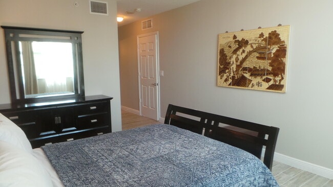 Building Photo - 610 Clematis St