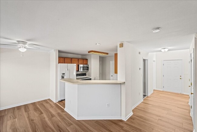 Building Photo - Near VRE and I-95!