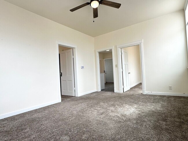 Building Photo - 2016 Marshall St