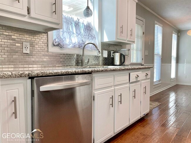 Building Photo - 3465 Madison St