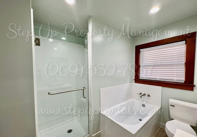 Building Photo - Sonora Sweet Spot | Updated 2BR, Soaking Tub, Fenced Yard + Porch