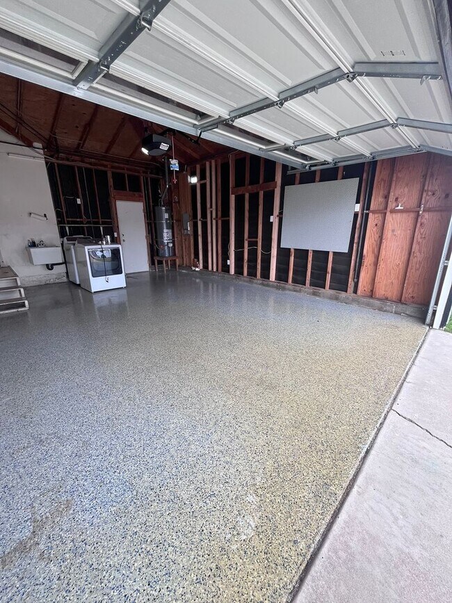 Building Photo - Imperial Beach! Coastal Charm Meets Everyd...