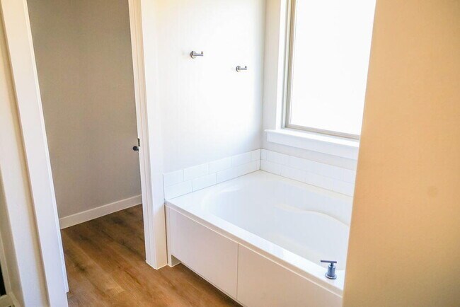 Building Photo - 2916 Corpus Ave