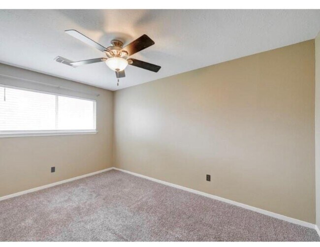 Building Photo - 7075 Gentle Breeze Dr