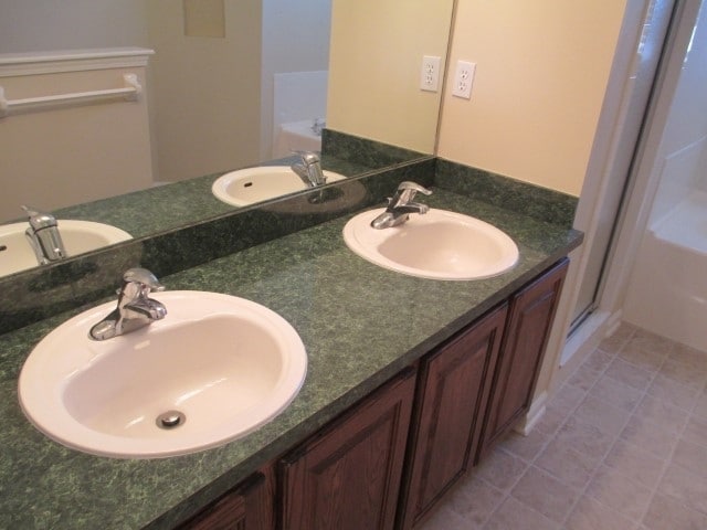 Building Photo - 2952 Majestic Oaks Ln