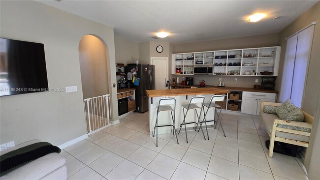 Building Photo - 5658 NW 113th Ave