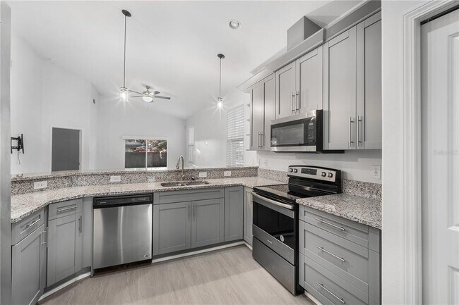 Building Photo - 7026 N Dakota Ave