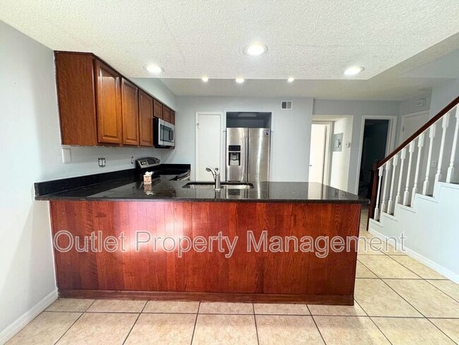 Building Photo - 1742 Potomac Ct