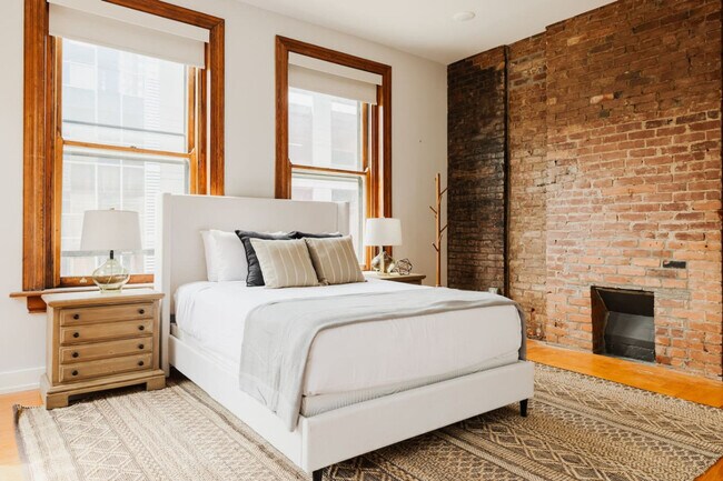 Building Photo - 1201 Jackson St