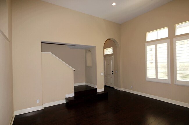 Building Photo - Owen's Cove!