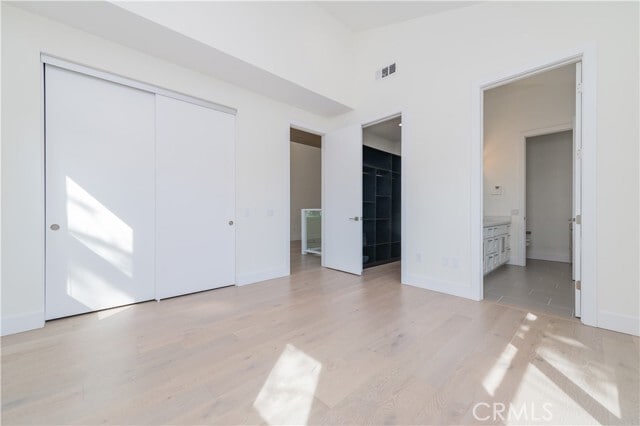 Building Photo - 146 E 18th St