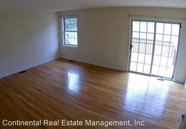 Building Photo - 3 br, 3.5 bath House - 646G Oakwood Avenue