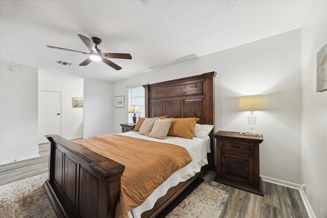 Building Photo - 5618 Village Way Dr.