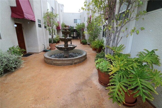 Building Photo - 14631 Dickens St