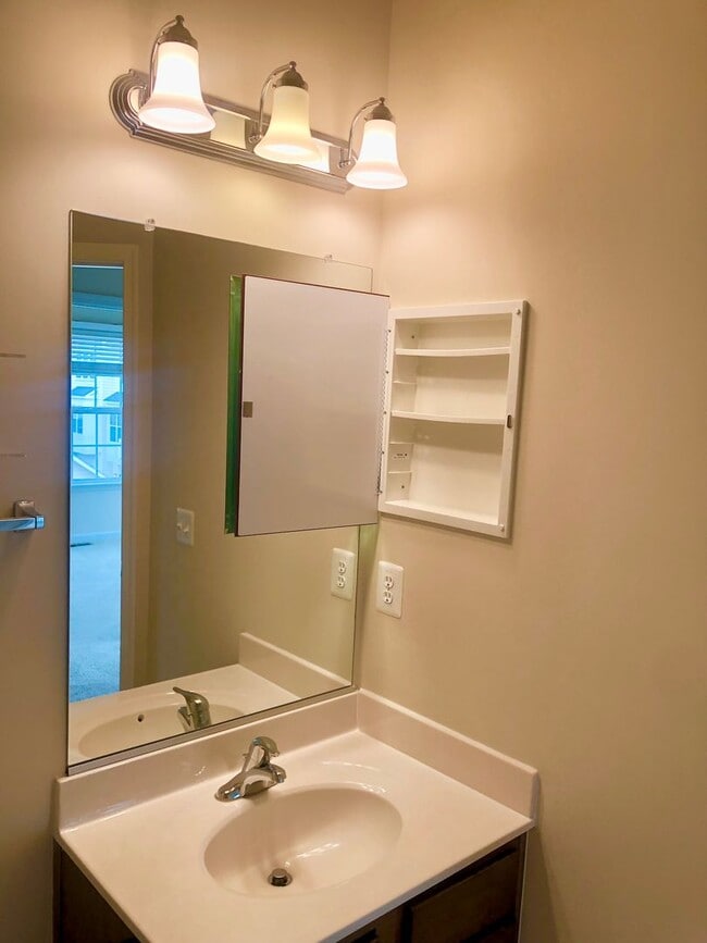 Building Photo - Gorgeous 3BR/2.5BA Townhome in Hyattsville
