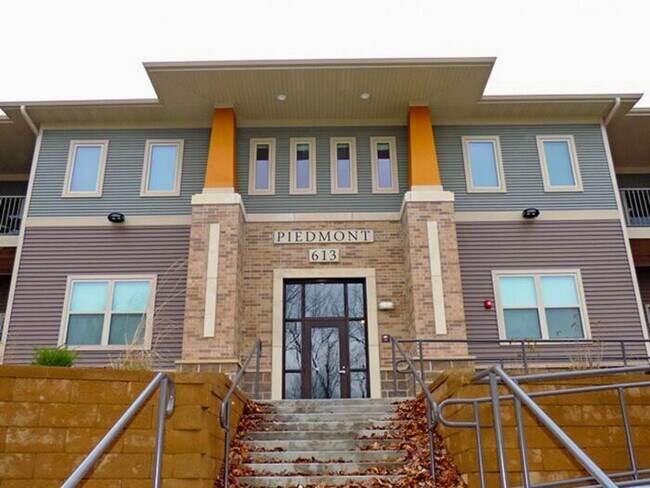 Building Photo - $1,635 | 2 Bedroom, 2 Bathroom 2nd Floor Condo | Pet Friendly* | Available for August 1st, 2026 M...