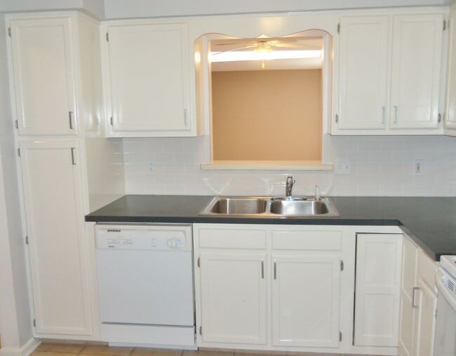 Building Photo - READY 07-15-26! Charming Rock Creek Ranch Home! Community Pool, Tennis Courts, & Playgrounds! Mus...