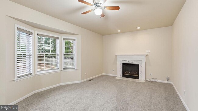 Building Photo - 11921 Stonehenge Dr