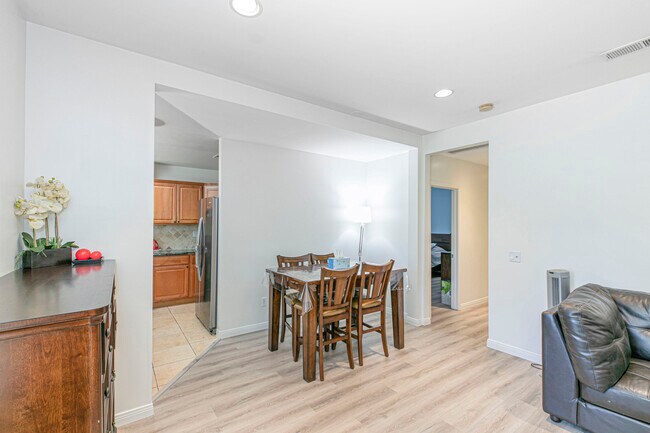 Building Photo - 18605 Valerio St