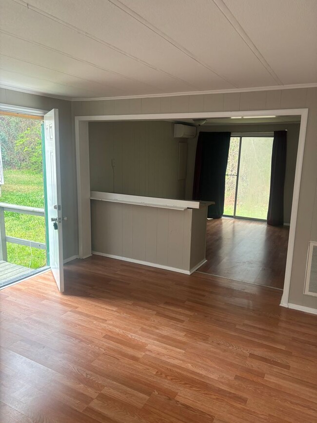Building Photo - 618-A Dashland Dr