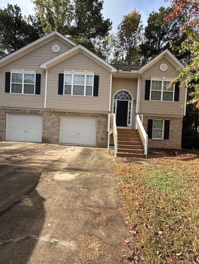 Primary Photo - 4 Bedroom 3 Bath Specious Home