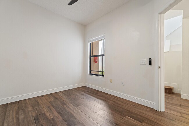 Building Photo - 2806 Veronia Dr