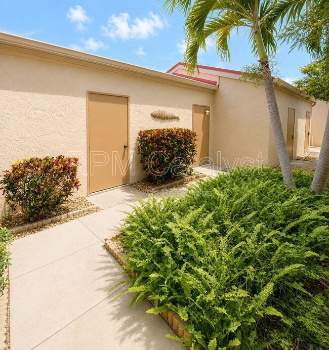 Building Photo - 4780 Brittany Dr S