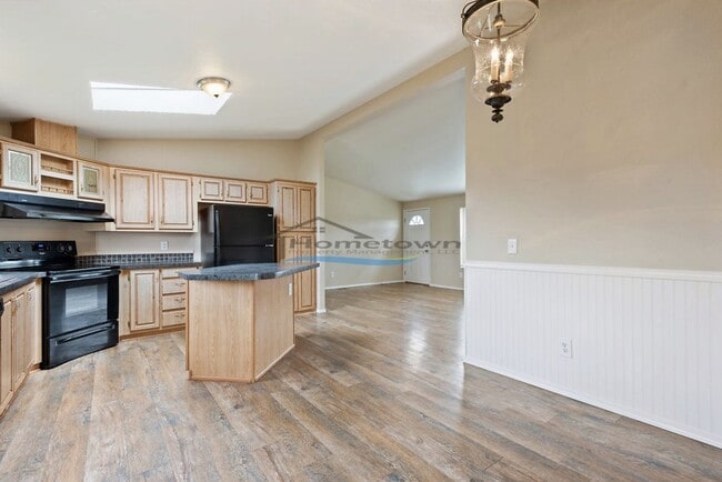 Building Photo - Country Home with Fenced Yard in Hayden!