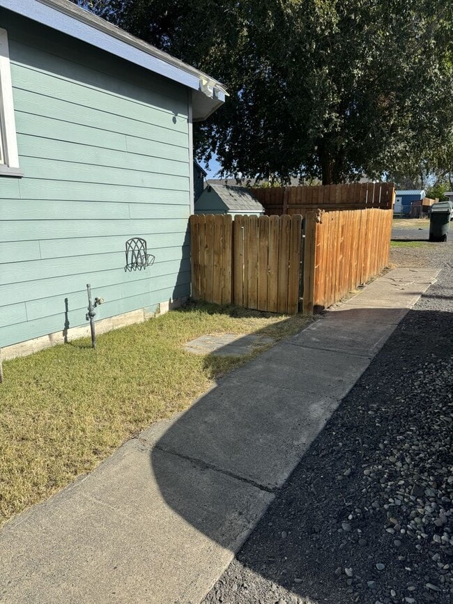 Building Photo - See the potential in this charming rental