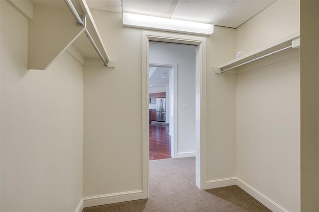 Building Photo - 5900 Mosteller Dr