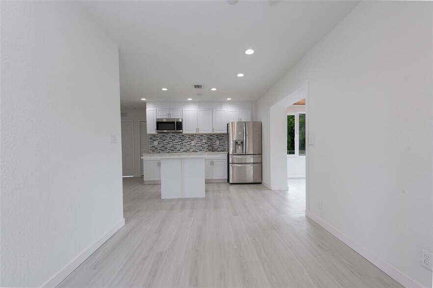 Primary Photo - 713 SW 4th Ct