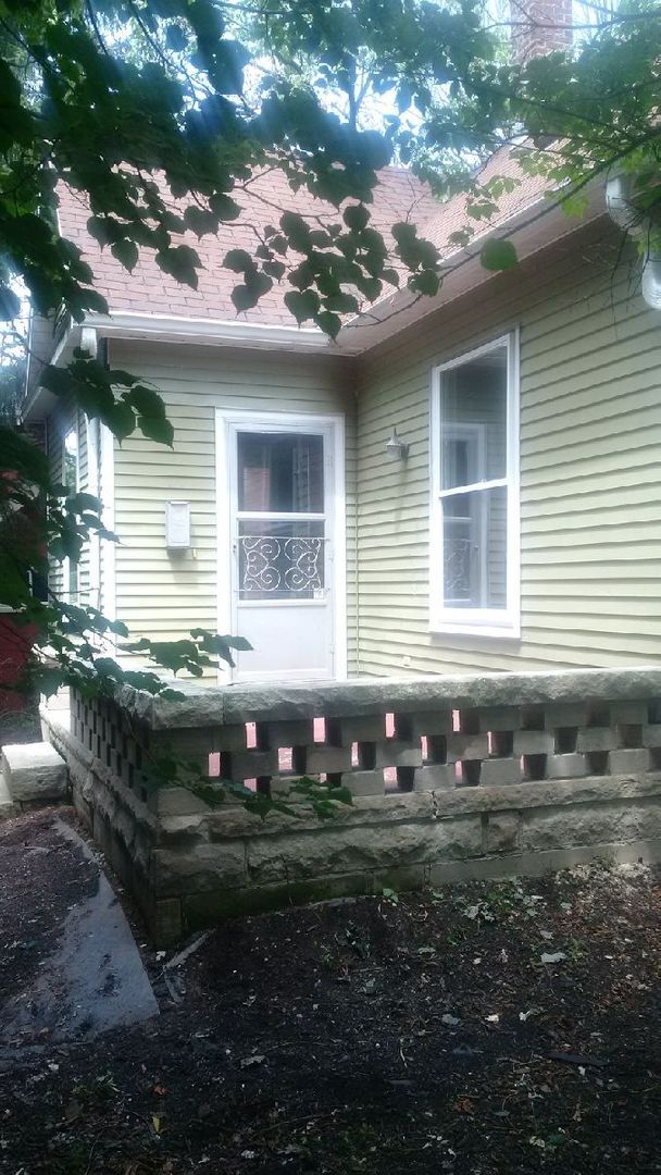 Building Photo - 611 E University St