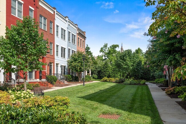 Building Photo - 3 bedroom 2.5 bathroom TownHome // Brookland//Garage Parking & Rooftop Deck