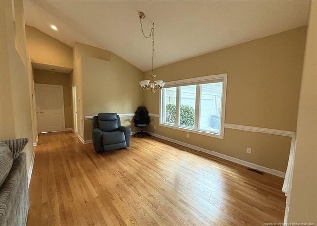 Building Photo - 105 Morris Dr