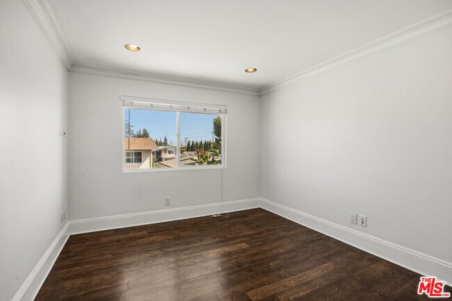 Building Photo - 18113 Bromley St