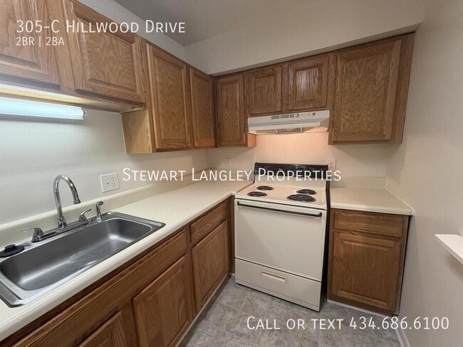 Building Photo - 305 Hillwood Dr