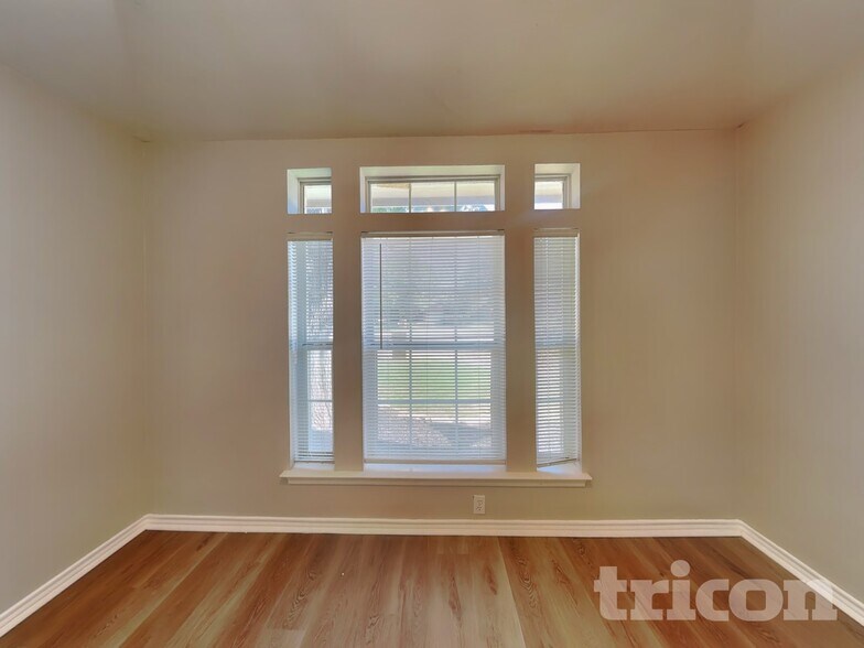 Building Photo - 5933 Sagebrush Trail