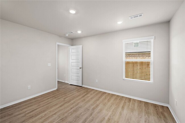 Building Photo - 2514 E Meramec St