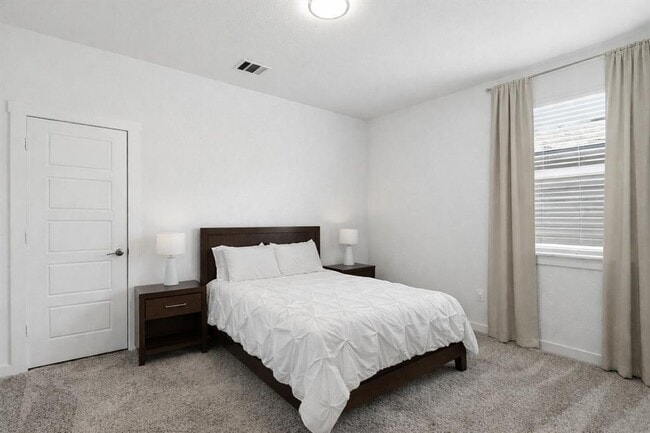 Building Photo - 220 Century Plant Rd