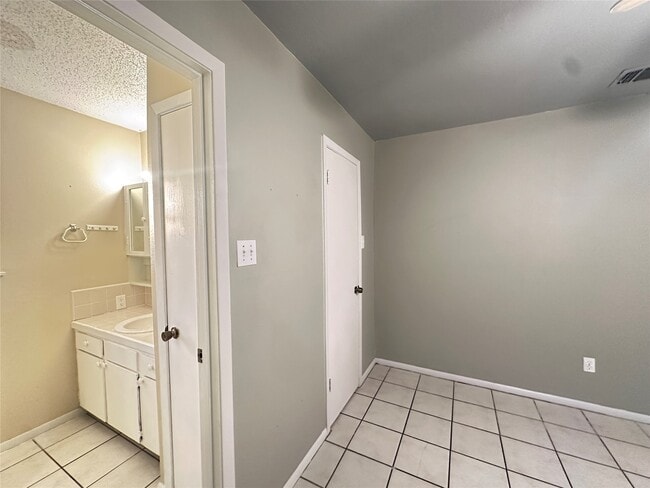 Building Photo - 1713 Mermaid Dr