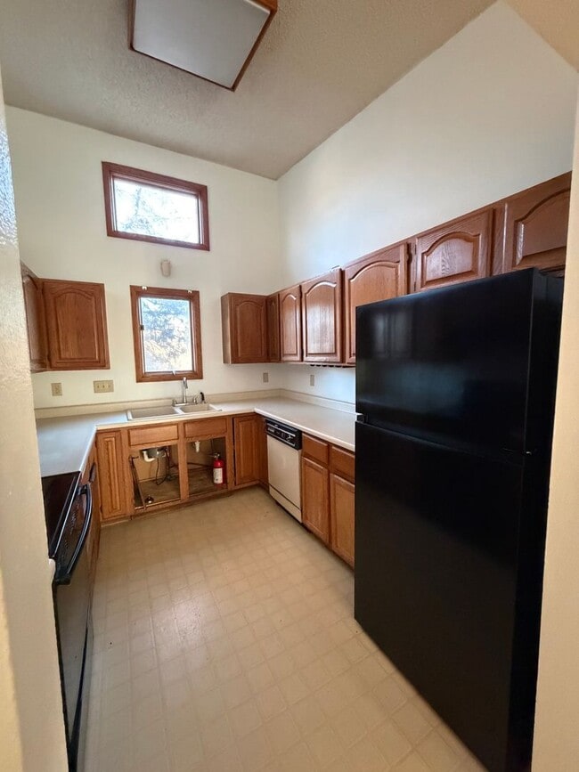 Building Photo - 3 Bed/2 Bath in Iowa City