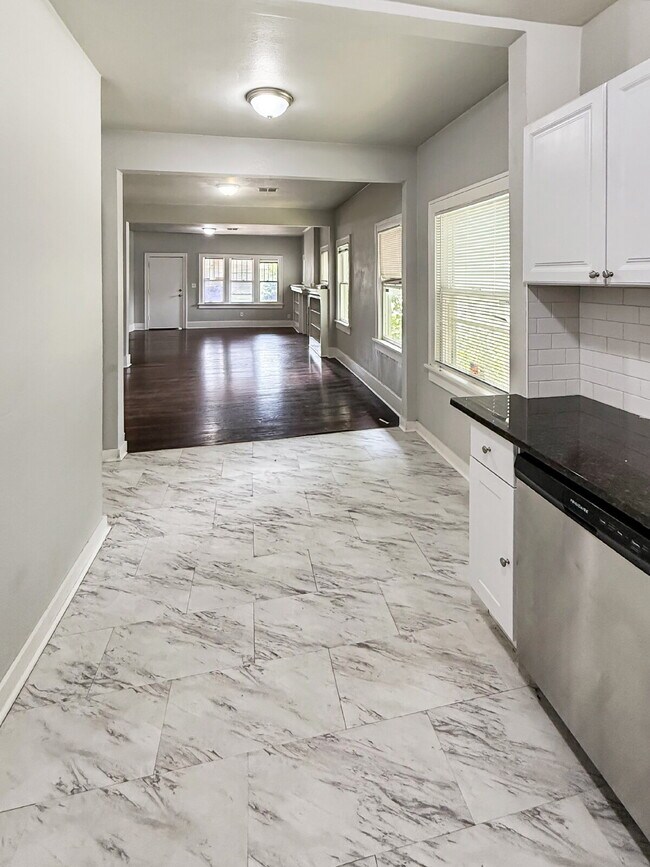 Building Photo - Charming 3 Bed, 1 Bath Home in OKC