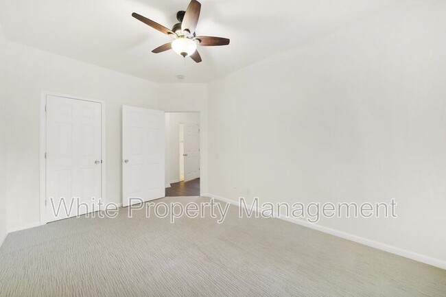Building Photo - 15011 Santa Lucia Dr