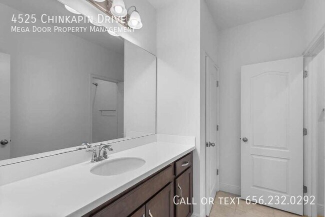 Building Photo - 4525 Chinkapin Dr