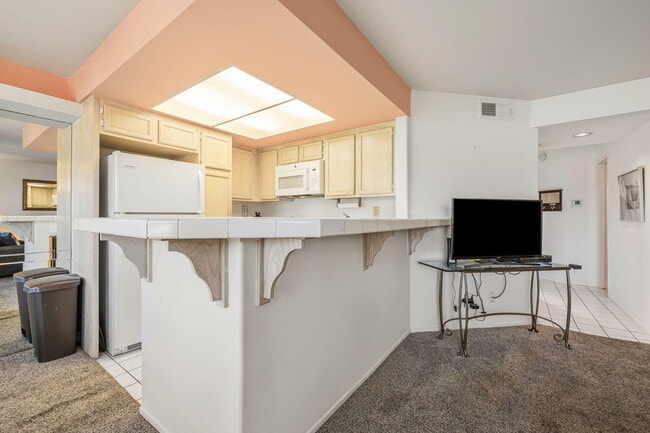 Building Photo - 78121 Crimson Ct